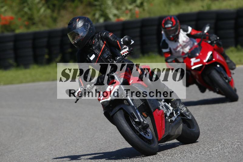 /Archiv-2024/29 12.06.2024 MOTO.CH Track Day ADR/Gruppe blau/36